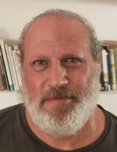סמינר עיוני: מהפוליס ועד פפכץ: קריאה ביצירות מופת מהתיאטרון העולמי | שי שבתאי 10.11.25